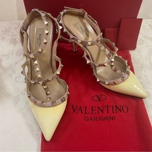 🆕 Valentino Garavani Rockstuds heels,👠